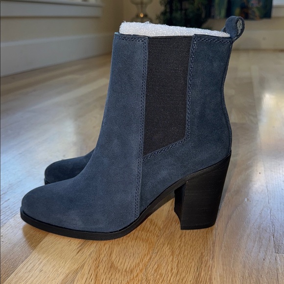 New Splendid Newbury Ankle Boot Navy Suede Size 6 - Picture 2 of 8